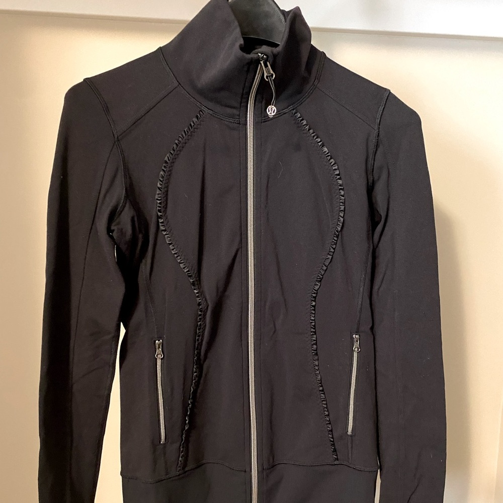 Lululemon black zip up in stride jacket, size 4